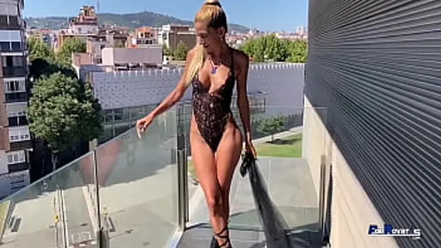 Public Fellatio😜 Featuring Victor Bloom and Gabriela Flores