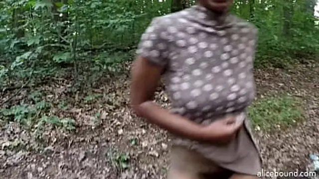 Sassy Amateur Outdoors Urinating