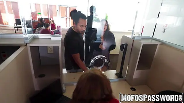 Marina Vaylor strokes her slit then takes a thick cock🍆 in the vault