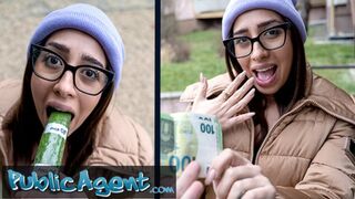 Agent Ale Danger Showcases Deep Throating an Oversized Cock🌭