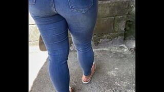 SHE TAKES DOWN HER JEANS TO GET HER NICE ASS FUCKED OUTDOORS!!