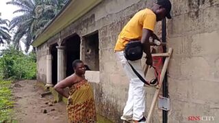 African Gift fucked her worker outdoor