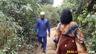 African Man Quickly Explores Her Dark Velvet Fold